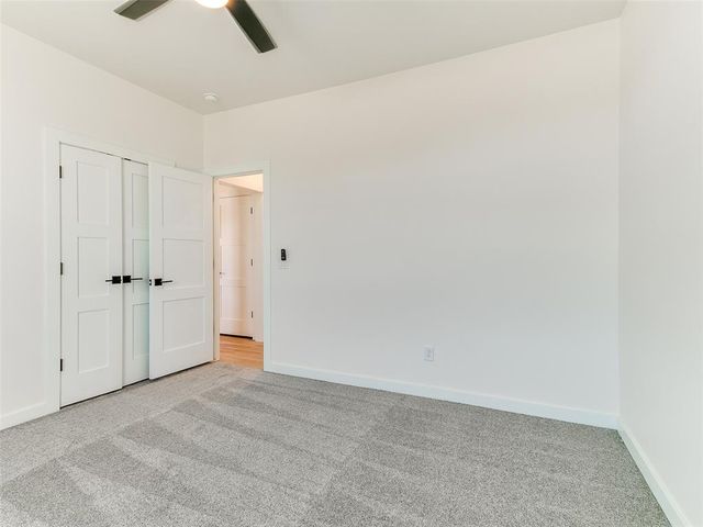 141 W Lynn Court Drive, Mustang, OK 73064