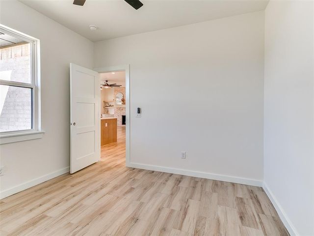 141 W Lynn Court Drive, Mustang, OK 73064