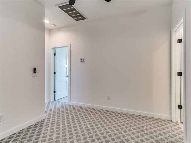 141 W Lynn Court Drive, Mustang, OK 73064