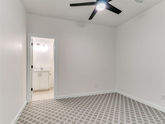 141 W Lynn Court Drive, Mustang, OK 73064