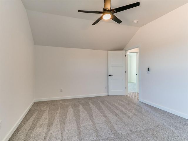 141 W Lynn Court Drive, Mustang, OK 73064