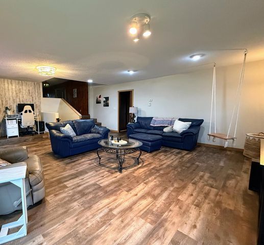 425 Shorewood Drive, Detroit Lakes, MN 56501