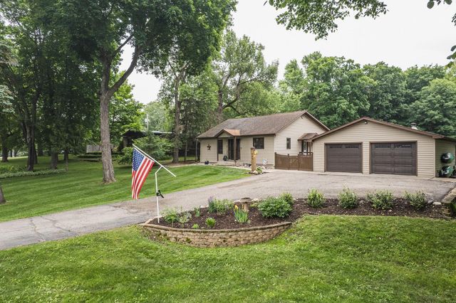 425 Shorewood Drive, Detroit Lakes, MN 56501