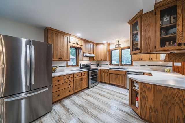 425 Shorewood Drive, Detroit Lakes, MN 56501