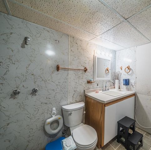 425 Shorewood Drive, Detroit Lakes, MN 56501