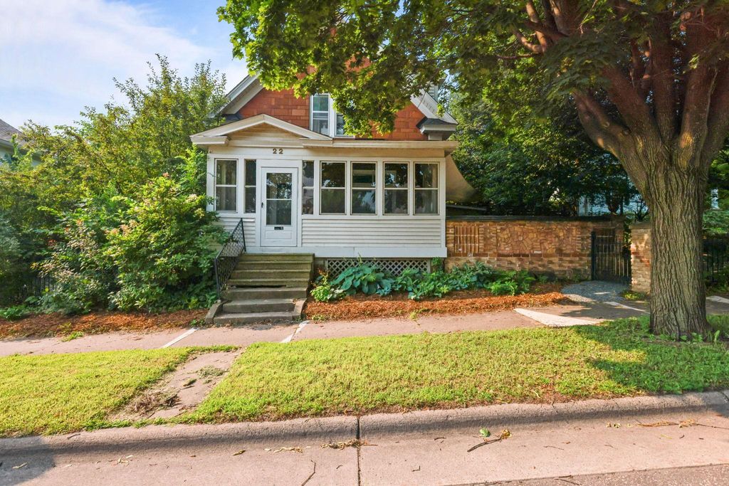 22 George Street W, Saint Paul, MN 55107