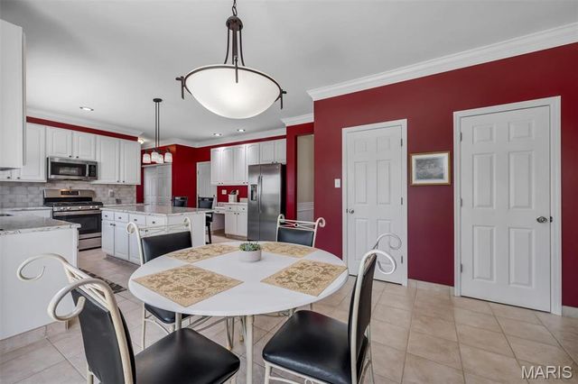 16923 Westridge Oaks Drive, Wildwood, MO 63040