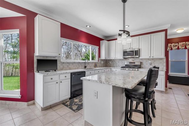 16923 Westridge Oaks Drive, Wildwood, MO 63040