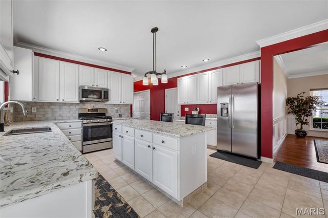 16923 Westridge Oaks Drive, Wildwood, MO 63040