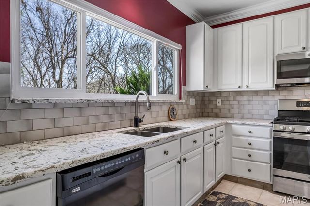 16923 Westridge Oaks Drive, Wildwood, MO 63040