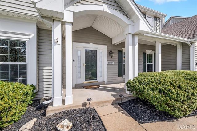 16923 Westridge Oaks Drive, Wildwood, MO 63040