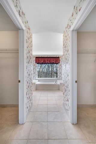 16923 Westridge Oaks Drive, Wildwood, MO 63040