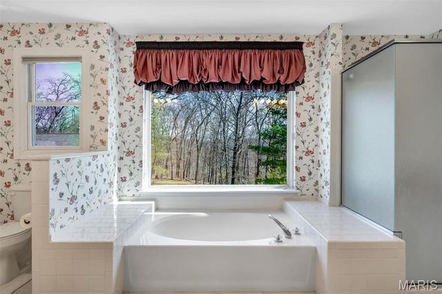 16923 Westridge Oaks Drive, Wildwood, MO 63040