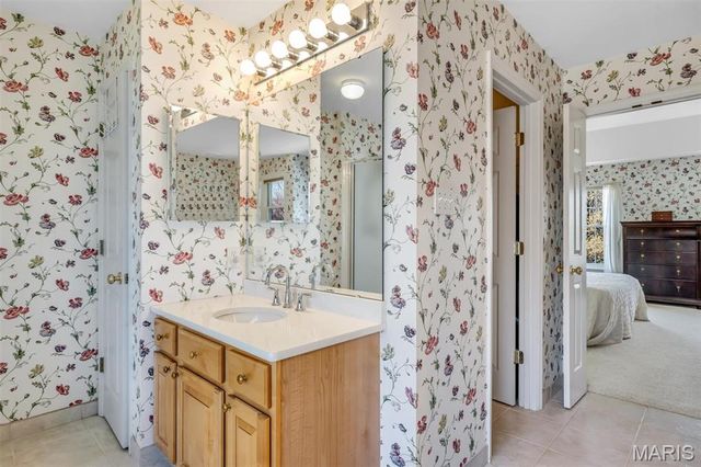 16923 Westridge Oaks Drive, Wildwood, MO 63040