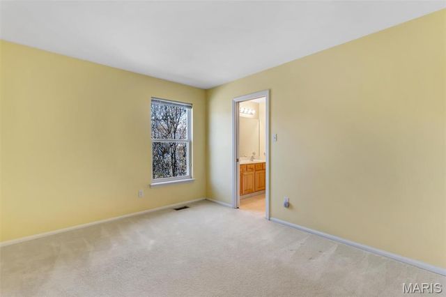 16923 Westridge Oaks Drive, Wildwood, MO 63040