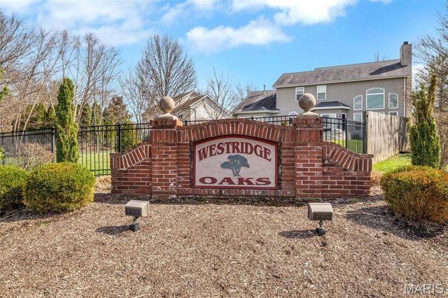 16923 Westridge Oaks Drive, Wildwood, MO 63040