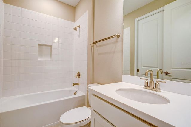 6094 MESA GLEN, Bradenton, FL 34203