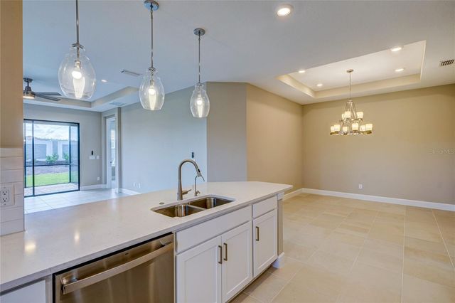 6094 MESA GLEN, Bradenton, FL 34203