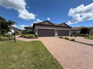 6094 MESA GLEN, Bradenton, FL 34203