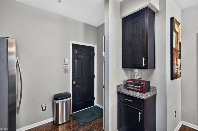 309 Waterside Dr Unit 37, Hampton, VA 23666