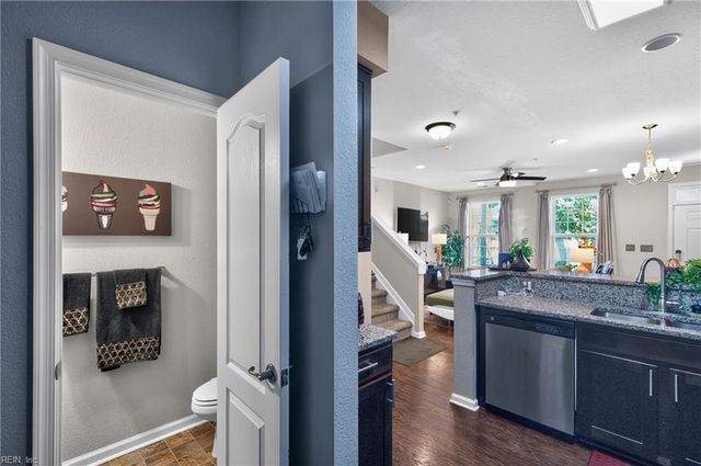 309 Waterside Dr Unit 37, Hampton, VA 23666