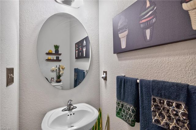 309 Waterside Dr Unit 37, Hampton, VA 23666