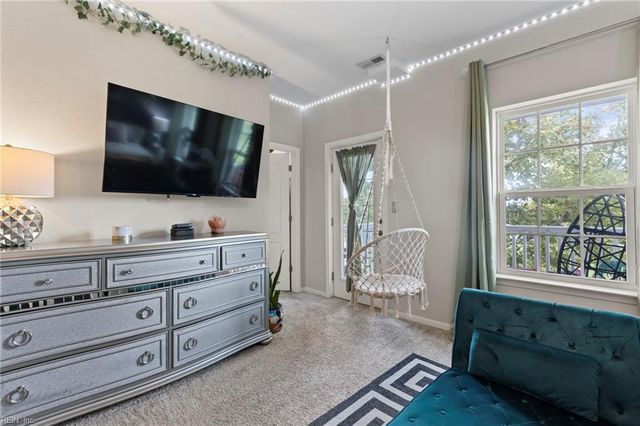 309 Waterside Dr Unit 37, Hampton, VA 23666