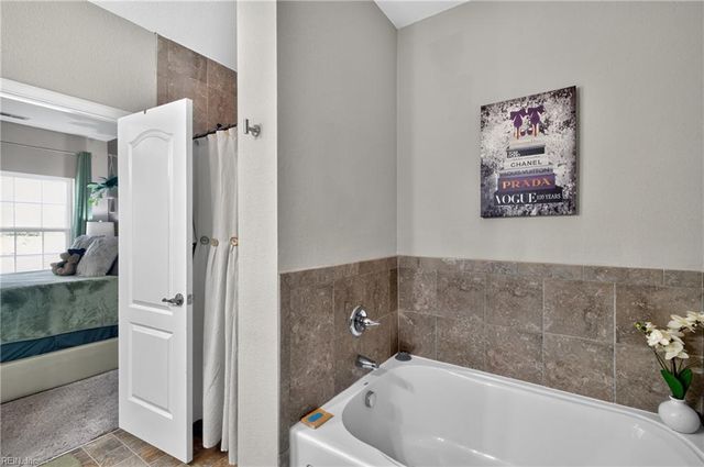 309 Waterside Dr Unit 37, Hampton, VA 23666