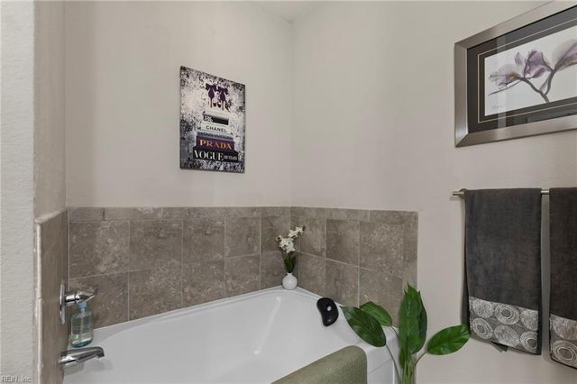 309 Waterside Dr Unit 37, Hampton, VA 23666