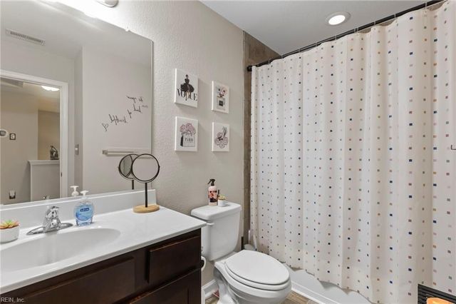 309 Waterside Dr Unit 37, Hampton, VA 23666