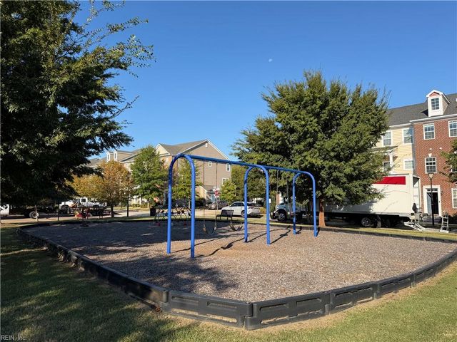 309 Waterside Dr Unit 37, Hampton, VA 23666