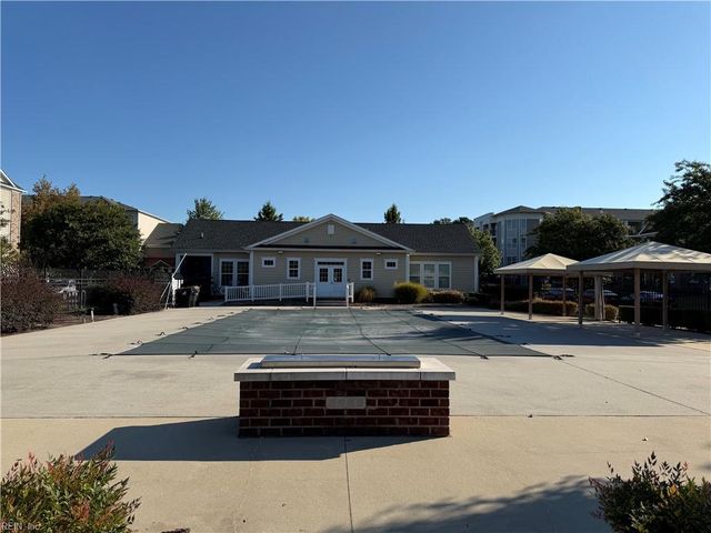 309 Waterside Dr Unit 37, Hampton, VA 23666