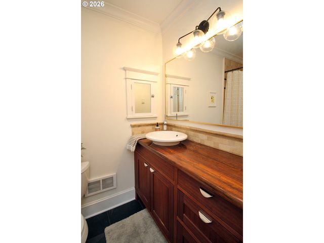 3149 Ne 103RD Pl, Portland, OR 97220