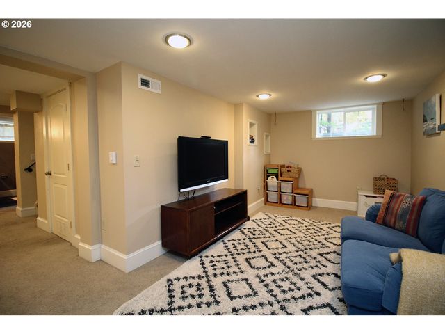3149 Ne 103RD Pl, Portland, OR 97220