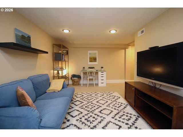 3149 Ne 103RD Pl, Portland, OR 97220