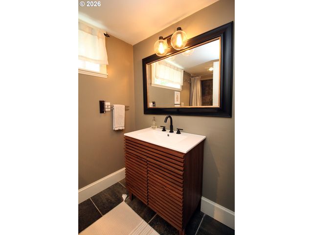 3149 Ne 103RD Pl, Portland, OR 97220