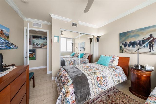 223 ISLAND WAY 2E, Clearwater Beach, FL 33767