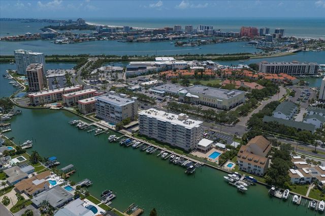 223 ISLAND WAY 2E, Clearwater Beach, FL 33767