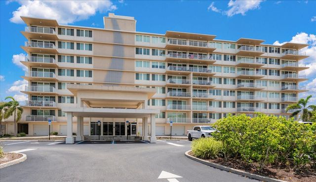 223 ISLAND WAY 2E, Clearwater Beach, FL 33767