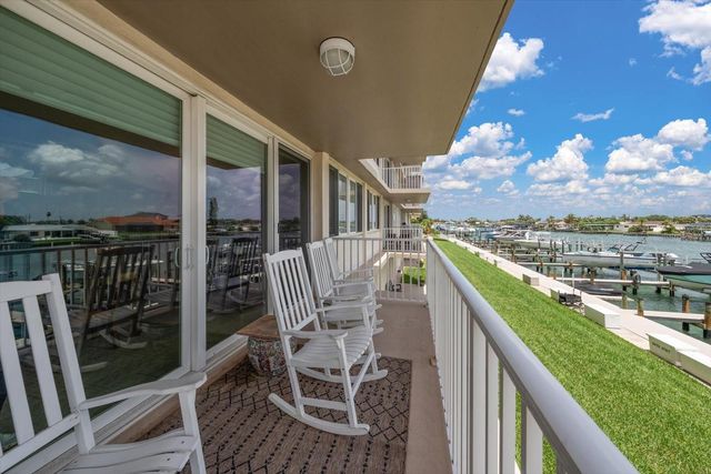 223 ISLAND WAY 2E, Clearwater Beach, FL 33767