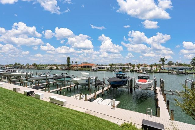 223 ISLAND WAY 2E, Clearwater Beach, FL 33767
