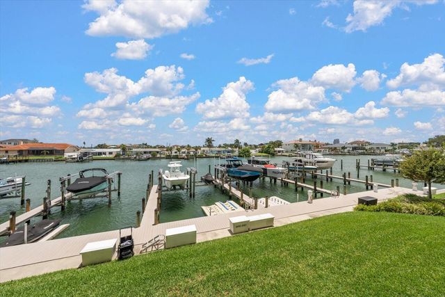223 ISLAND WAY 2E, Clearwater Beach, FL 33767