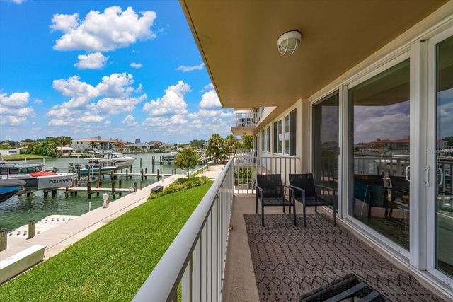 223 ISLAND WAY 2E, Clearwater Beach, FL 33767