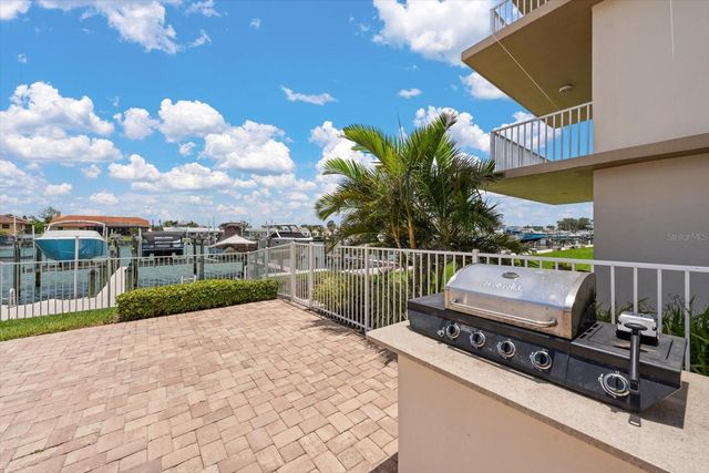 223 ISLAND WAY 2E, Clearwater Beach, FL 33767