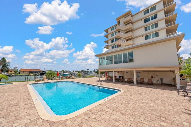223 ISLAND WAY 2E, Clearwater Beach, FL 33767
