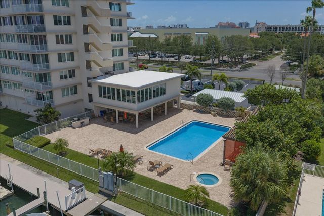 223 ISLAND WAY 2E, Clearwater Beach, FL 33767
