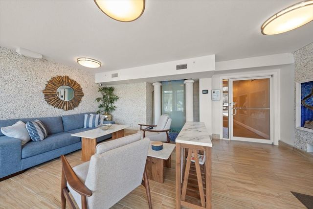 223 ISLAND WAY 2E, Clearwater Beach, FL 33767