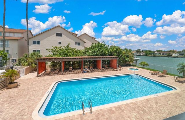 223 ISLAND WAY 2E, Clearwater Beach, FL 33767