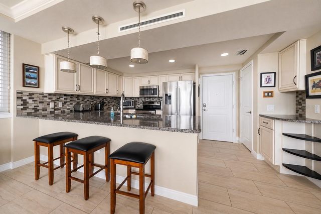 223 ISLAND WAY 2E, Clearwater Beach, FL 33767