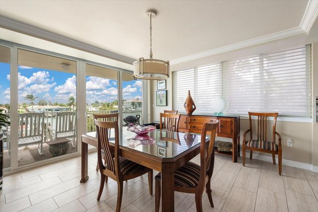 223 ISLAND WAY 2E, Clearwater Beach, FL 33767